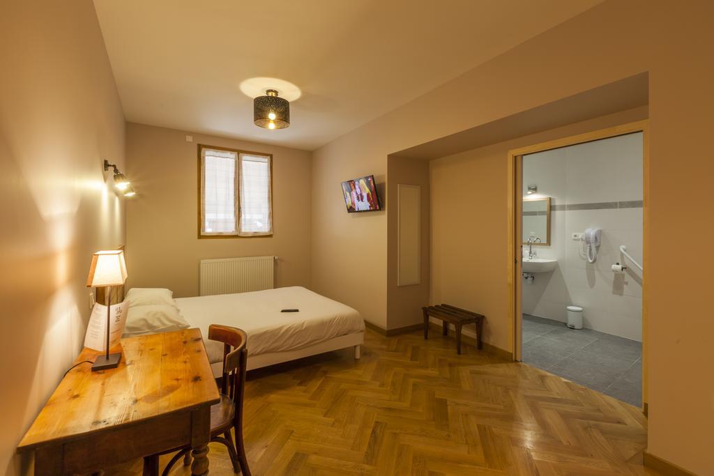 Hotel Des Alpes เลอบูร์-เดอัวซ็อง ภายนอก รูปภาพ